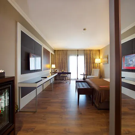 מלון Ramada By Wyndham Merter 5*