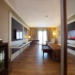 酒店 Ramada By Wyndham Merter 5*