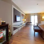 ホテル Ramada By Wyndham Merter イスタンブール