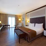 Ramada By Wyndham Merter 酒店