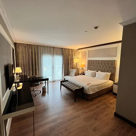 Ramada By Wyndham Merter Отель