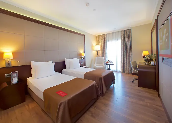 Ramada By Wyndham Merter 호텔