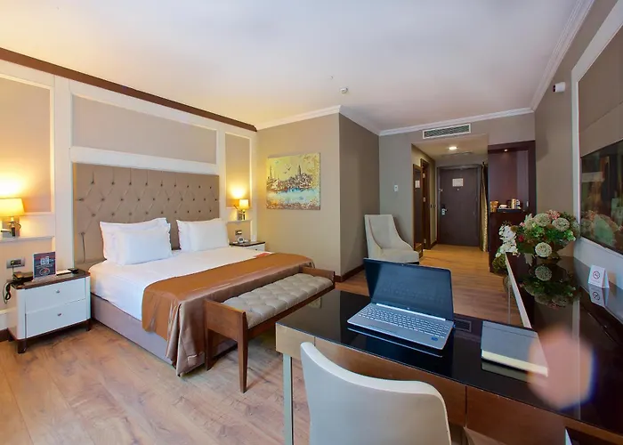 Отель Ramada By Wyndham Merter