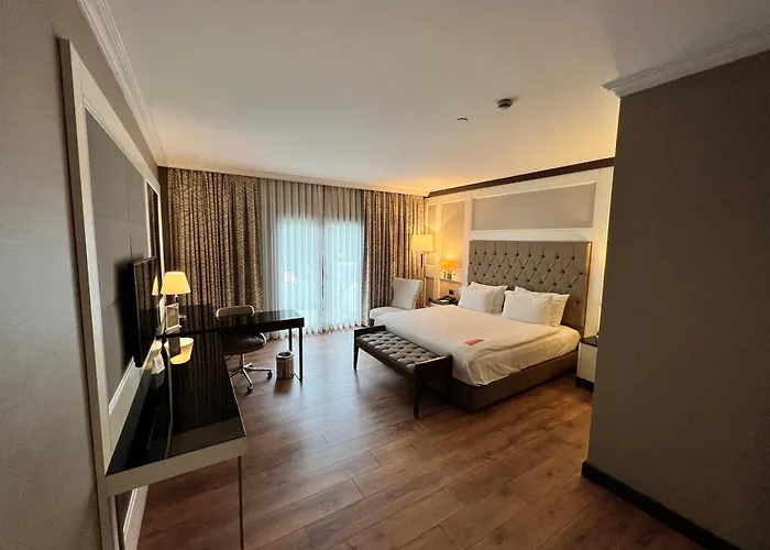 Ramada By Wyndham Merter Отель