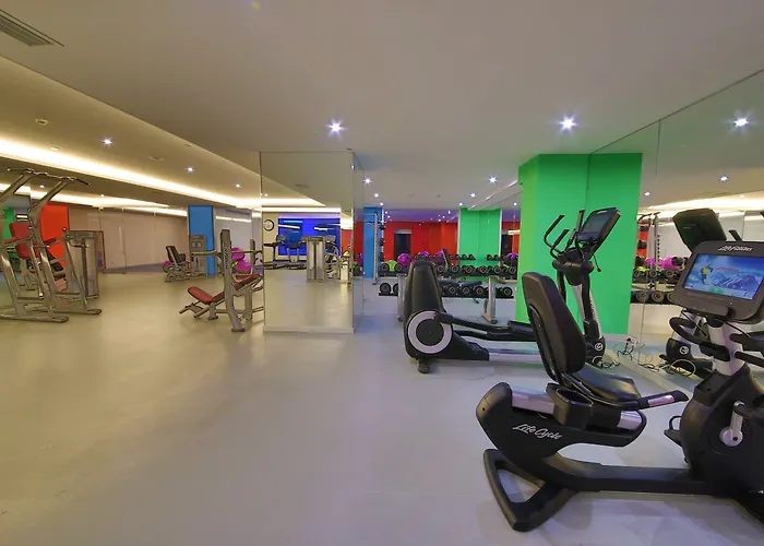 Ramada By Wyndham Merter 호텔