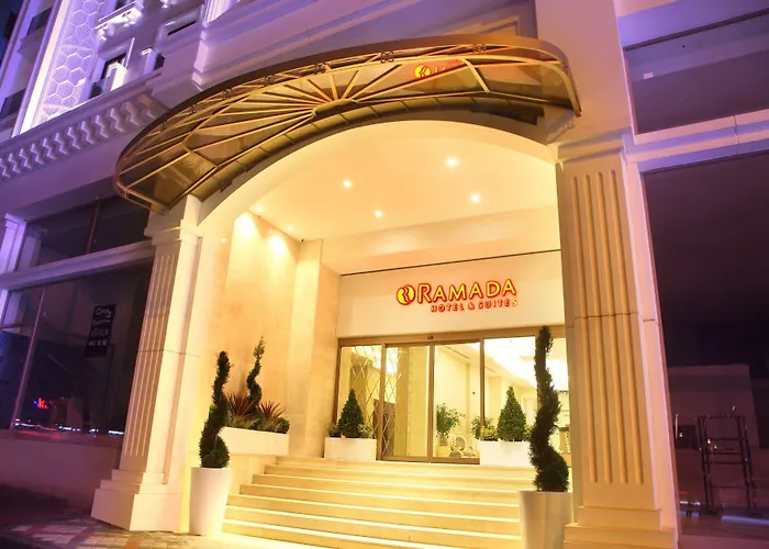 Ramada By Wyndham Merter 호텔