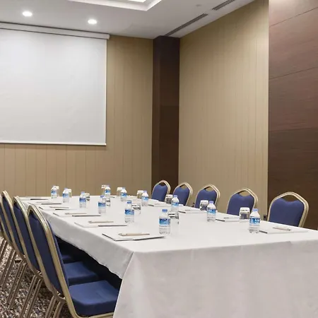 فندق رمادا باي ويندهام إسطنبول ميرتر 5*