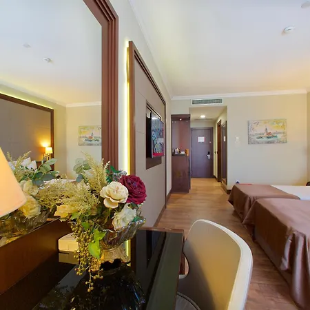 Ramada Hotel&suites By Wyndham Merter 5*